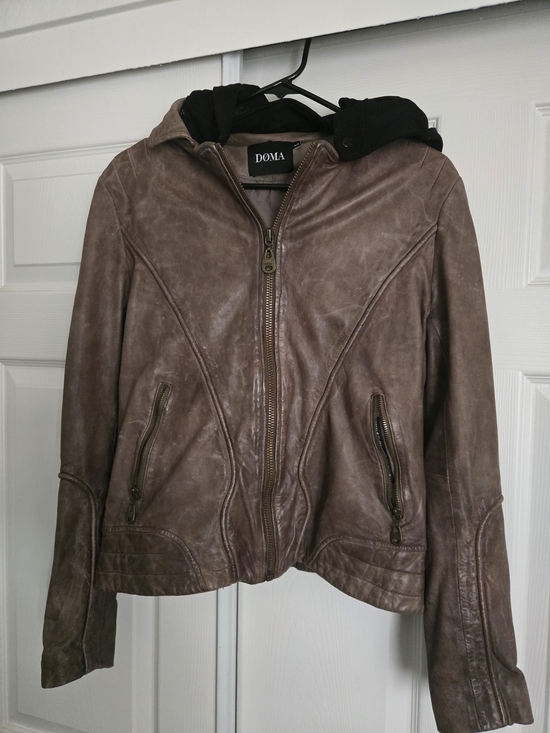 Doma Jackets & Blazers - DOMA Women's Brown Leather Zip Jacket